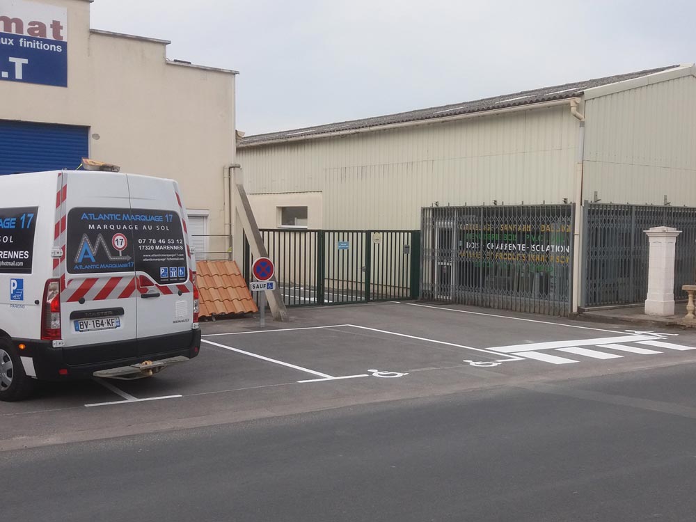 marquage parking Atlantique Marquage 17 Charente Maritime