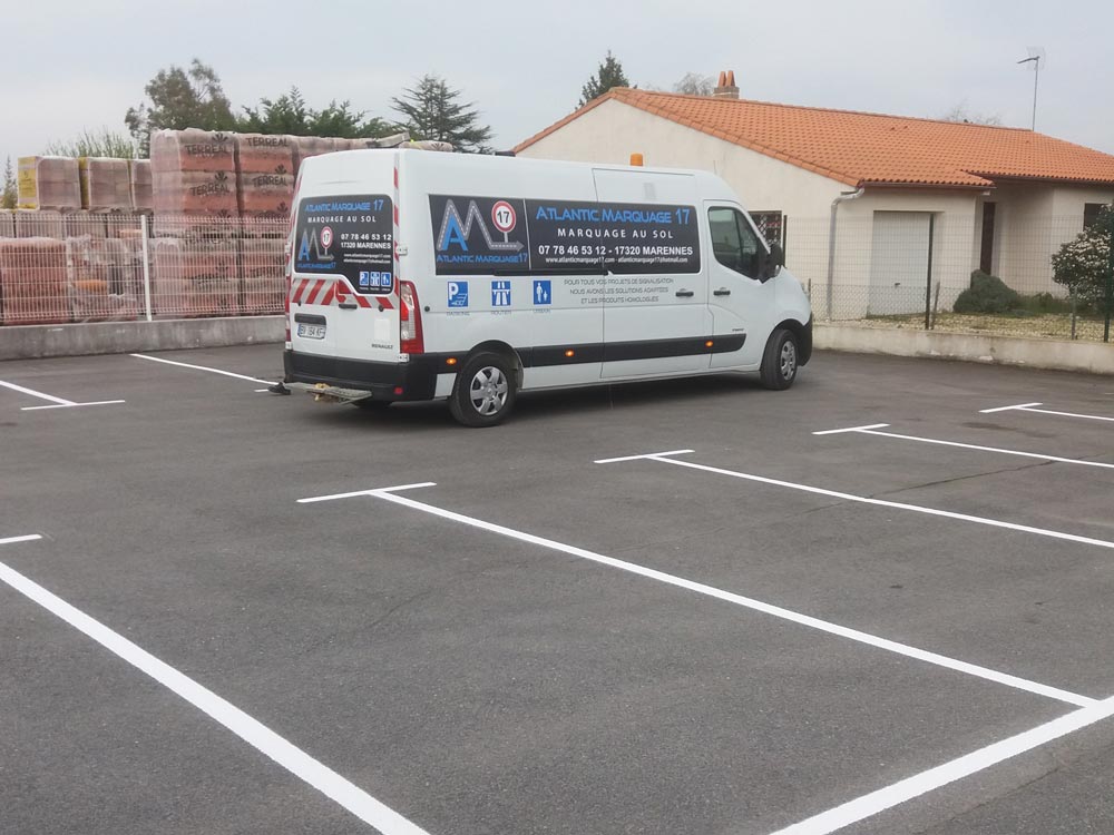 marquage parking Atlantique Marquage 17 Charente Maritime